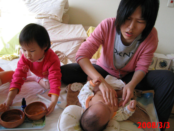 (Choyce育兒經) 嬰幼兒按摩對子鈞帶來的好處